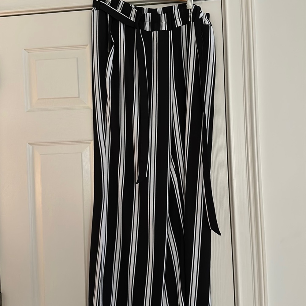 Black and white stripe pant. NWT